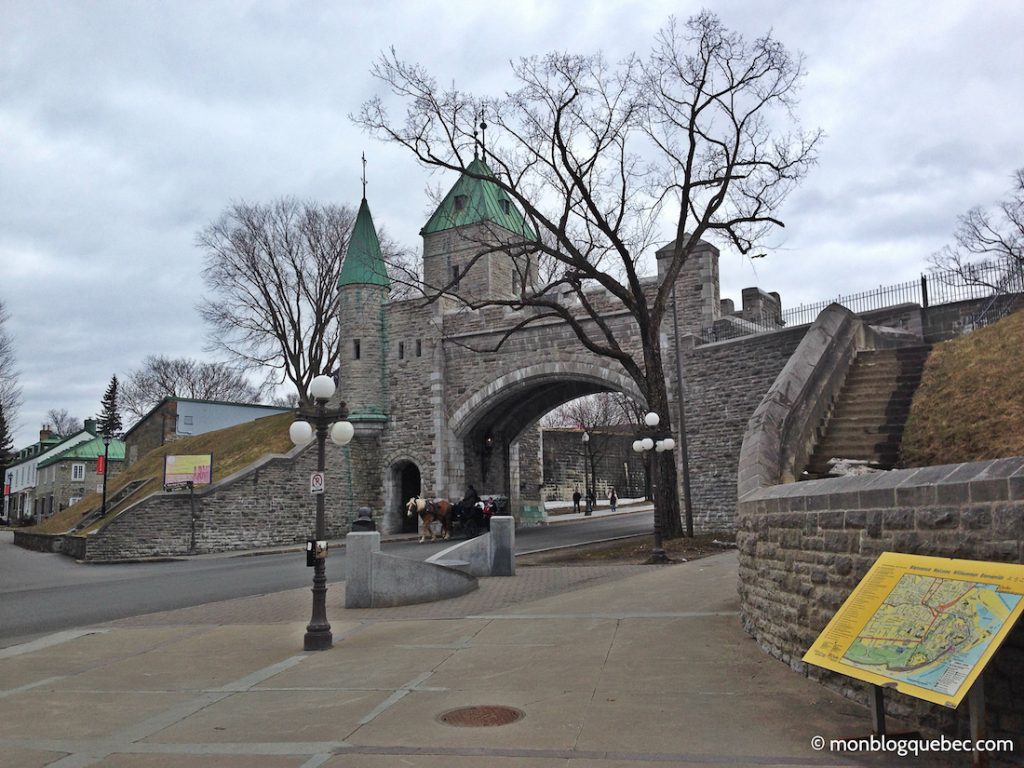 Découvrir Road Book à Québec Vieux Québec porte Saint Louis Découvrir Road Book à Québec Vieux Québec monblogquebec