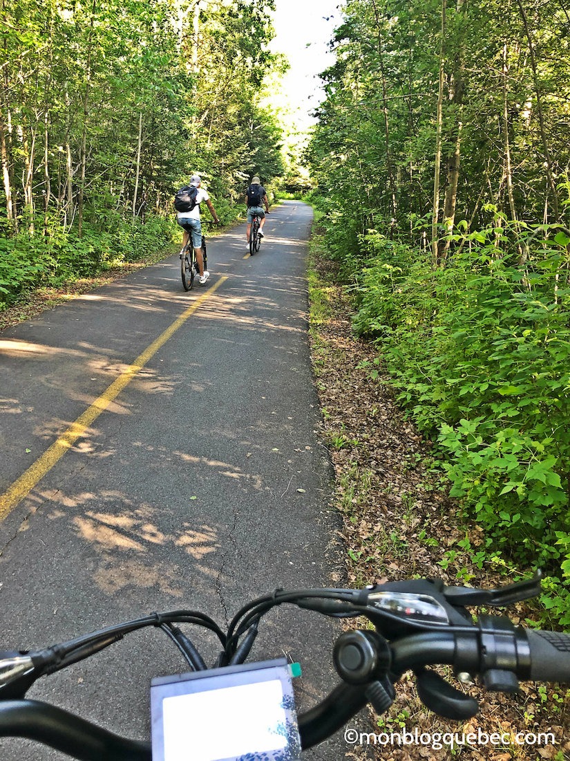 Voyage au Saguenay Lac Saint-Jean Vélo-route des bleuets Voyage au Saguenay Lac Saint-Jean Balade en vélo